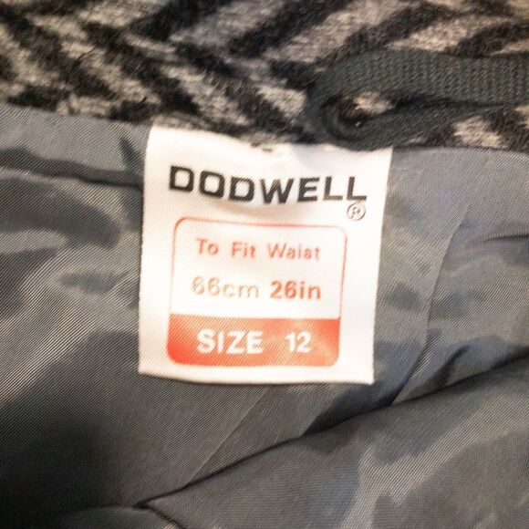 VINTAGE 90’s wool zigzag midi pencil skirt - Picture 4 of 5